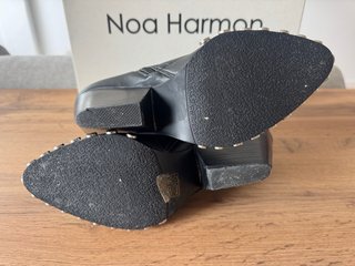 Botines Noa Harmon Negros Tacon Tachuelas