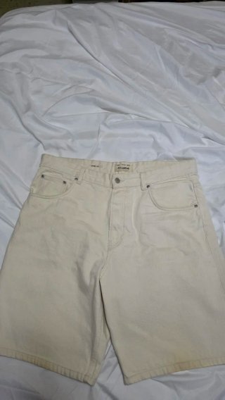 Pantalón vaquero Pull&Bear beige talla 46