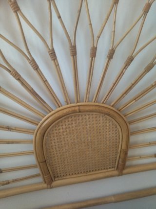 Cabecero de mimbre estilo abanico