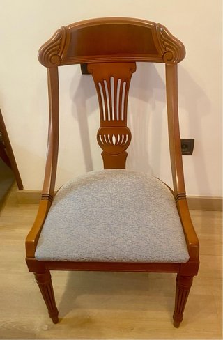 Mesa de comedor de madera con cristal incluido