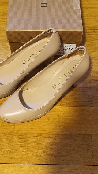 UNISA Zapatos Salón Nude Elegantes