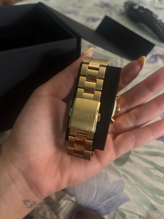 Reloj Lotus Dorado