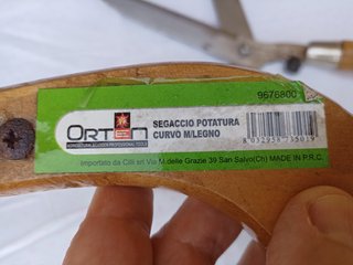 Forbici e segaccio da giardino