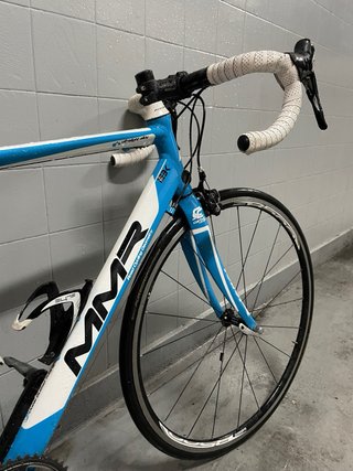 Bicicleta de carretera MMR Azul y Blanca