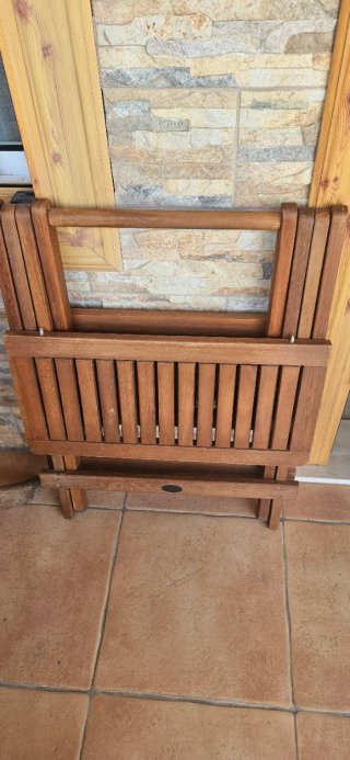 Mesa auxiliar plegable de madera