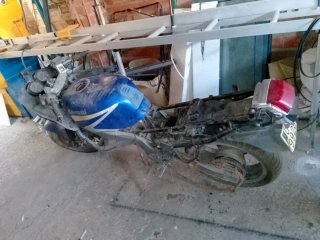 Kawasaki ZZ-R 600 documentada