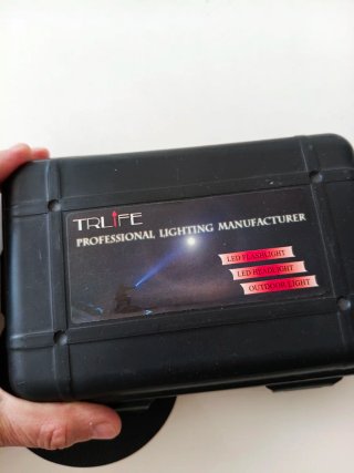 Linterna LED Profesional con Cargador y Llaves