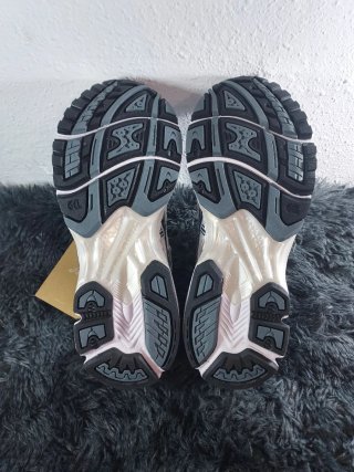 ASICS GEL-KAYANO 14 Plata/Blanco White/Graphite Gr