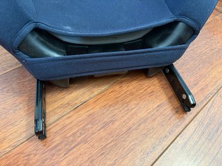 Alzador coche azul kikaa boo con isofix