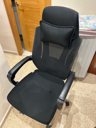 Silla de oficina ergonómica negra