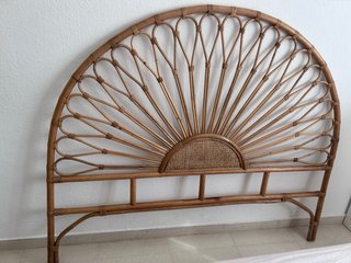 Cabecero de mimbre estilo abanico