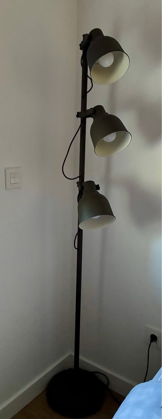 Lámpara de pie IKEA 3 focos Incluye bombillas IKEA