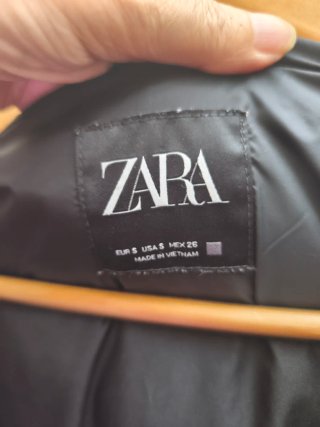 Abrigo ,Zara Negro
