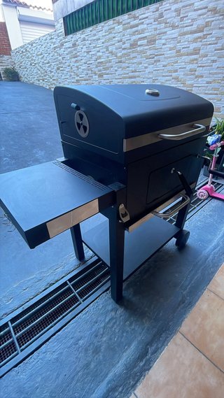 Barbacoa Negra Metal y Plástico