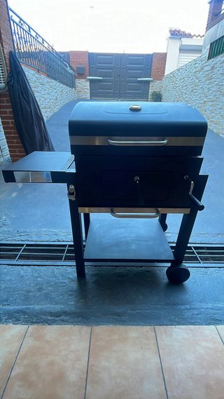 Barbacoa Negra Metal y Plástico