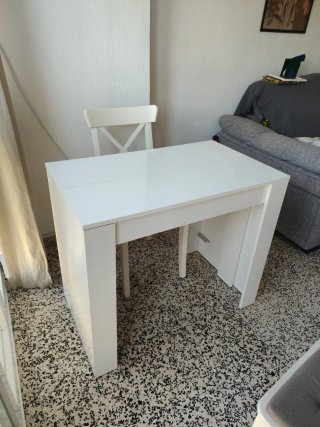 Mesa extensible blanca de madera
