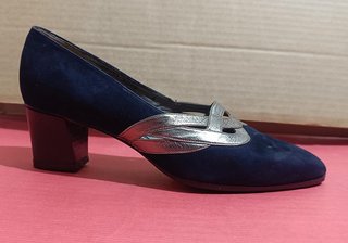 Zapatos de tacón Ballco azul y dorado. Talla: 37