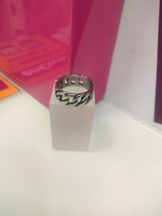 Anillo acero plateado con eslabones de cadena T27