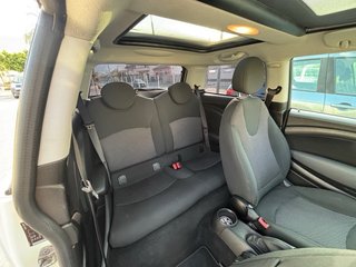 MINI Cooper 2010