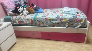 Cama infantil con cajones