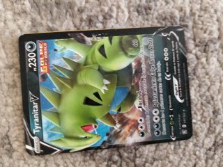 Carta Pokémon Tyranitar V 230 PS