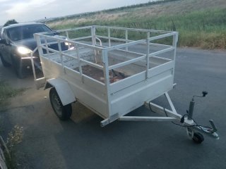 Remolque blanco para coche 2 metros de largo papel