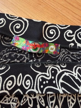 Falda desigual con estampado floral