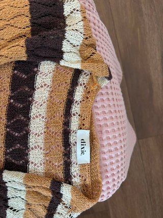 Conjunto de punto rayas verano