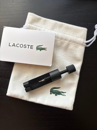 Pulsera Lacoste con caja