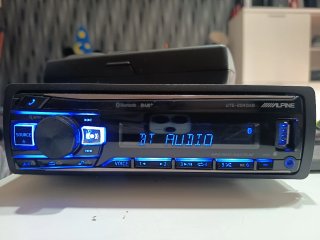 Alpine UTE-204DAB Multimedia Receptor bluetooth