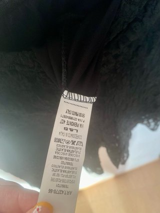 Falda mini negra de encaje