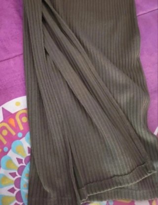 Lote Ropa Beige/Verde + Vaso Reutilizable