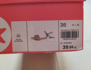 SANDALIAS CON BRILLO Y TACÓN NIÑA TALLA 36.
