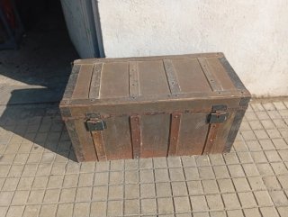 Baúlesntiguos de madera. 3 baules.