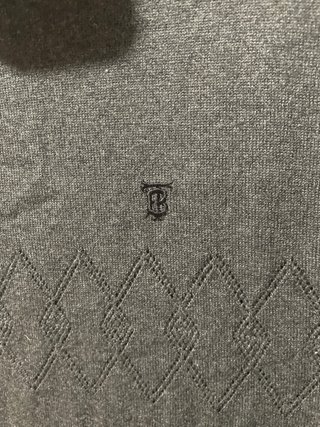 Vestido de punto gris cuello alto