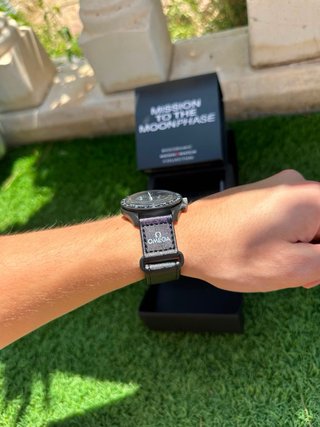 Omega Mission to the Moonphase Negro