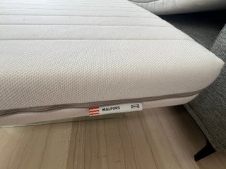 Dos colchones de Malfors IKEA