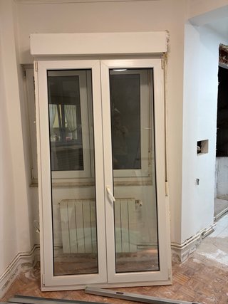 Puerta PVC con persiana