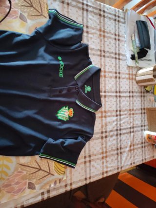 Camiseta Vocke Negra y Verde Talla S