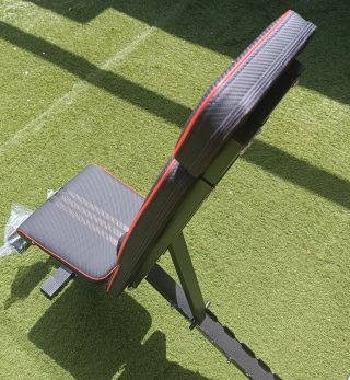 Banco de entrenamiento pesas ajustable y plegable.