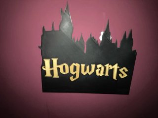 Cartel Hogwarts Negro Dorado
