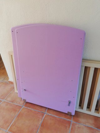 Cuna de madera lacada con osito