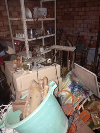Lote variado de figuras y objetos