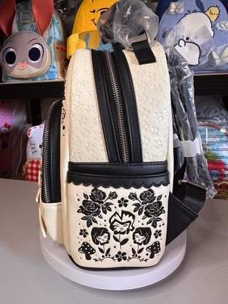 Mochila Loungefly Alicia en el País de las Maravil