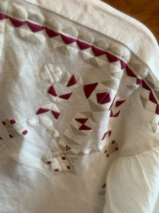 Formula Joven Top Bordado Blanco y Morado