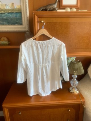 Formula Joven Top Bordado Blanco y Morado