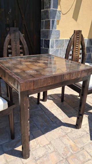 Mesa y 4 sillas rústicas artesanales madera maciza
