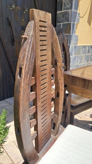 Mesa y 4 sillas rústicas artesanales madera maciza