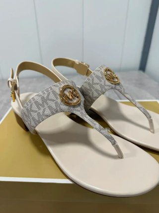 Sandalias Michael Kors Beige y Doradas