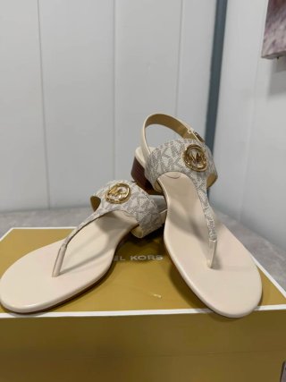 Sandalias Michael Kors Beige y Doradas